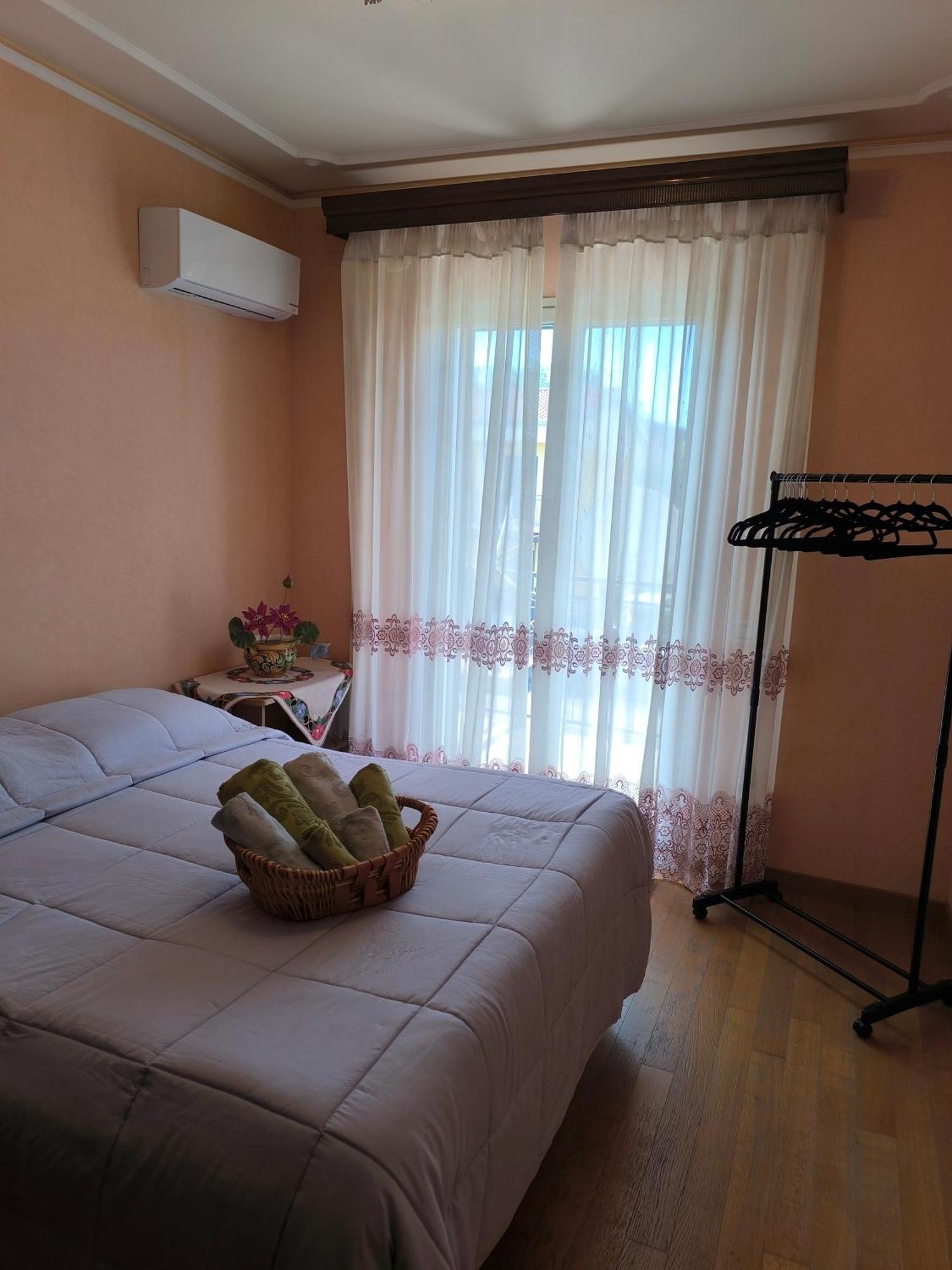 Bed & Breakfast Kalinka Bed & Breakfast Motta SantʼAnastasia Dış mekan fotoğraf