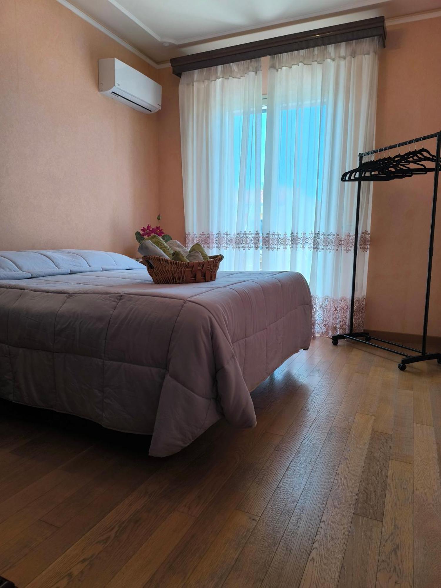 Bed & Breakfast Kalinka Bed & Breakfast Motta SantʼAnastasia Dış mekan fotoğraf